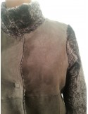 Detalle Abrigo para mujer textura en mangas y cuello